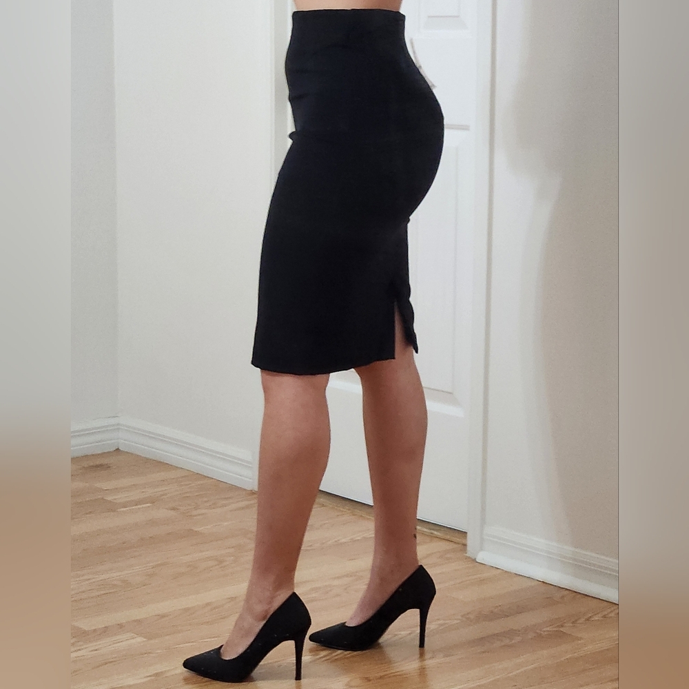 White House Black Market Elegant Black Pencil Skirt